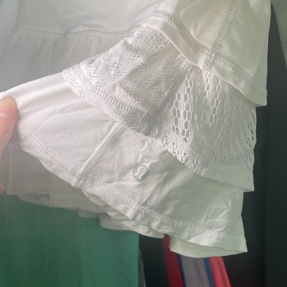 Lululemon skirt - size 6 - Picture 3 of 3